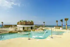 Ocean SPA Suite 11-hosted by Sweetstay, Гибралтар