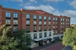 Courtyard by Marriott Savannah Downtown/Historic District, Саванна