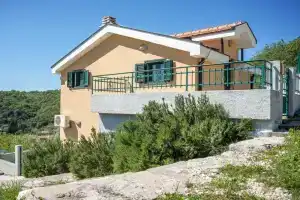 Holiday Home Sunny Hill, Каменари