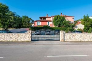 Apartment & Rooms Graciela, Ровинь