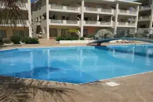 Town Center Holiday Villa, Пафос
