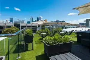 The Nest - Trendy Studio near Center with Roof Terrace, Перт