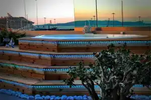 Luxury Sea View Penthouse with Hot Tub, Ираклион