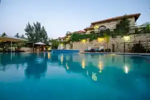 Renaissance Estate, Рош-Пинна