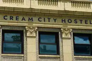 Cream City Hostel, Милуоки