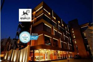 4 Monkeys Hotel - Sha Extra Plus, Бангкок