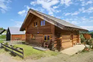 Nice Chalet in Klagenfurt With hot tub, Клагенфурт