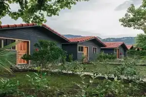 Nun BungaLove Çıralı, Чиралы