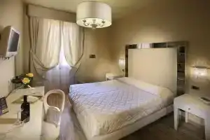Hotel Manzoni, Монтекатини-Терме