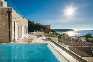 Luxury Villa Dance Forever with Pool, Примостен