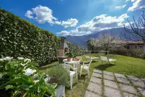 Giardino Fiorito, Оссуччо