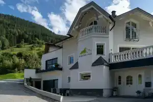 Mountain Living Apartments - Ski-In & Ski-Out, Зее