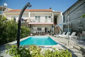 Villa Mami, Винишхе