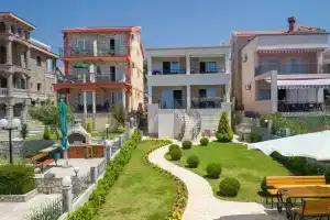 Apartments Piano, Утьеха