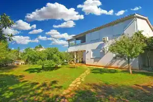 Apartment Silva 611, Pomer