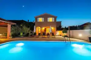 Villa Renata, Petrcane