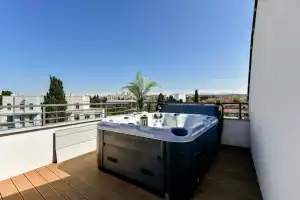 Berin Deluxe Penthouse with jacuzzi, Задар