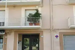 Le Rondini, Кротоне