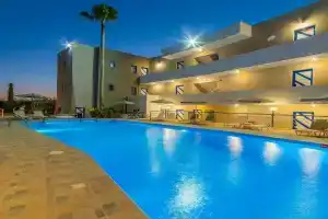 Blue Dream Hotel, Сфакаки