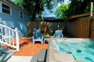 Hot Tub Home With Commercial Parking, Тампа