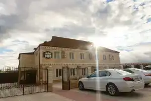 Hotel «Bons», Лабинск