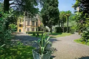 A casa di Ambra, Сало
