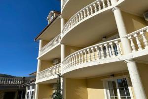 Гостиница «Госан», Феодосия