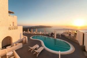 Artemis Suites, Мегалохори