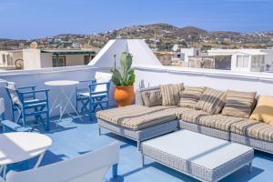 Porto Bello Hotel, Парикия