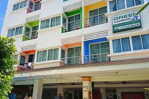 Green Harbor Hotel & Service Apartment, Патонг