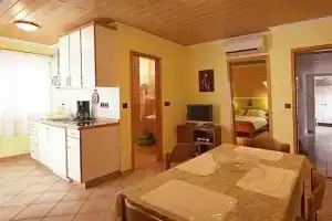 Apartments Pribil, Раб