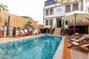 Parna Hotel, Айвалык