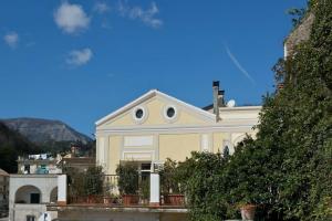 La Casa di Donn'Amelia, Кава-де-Тиррени