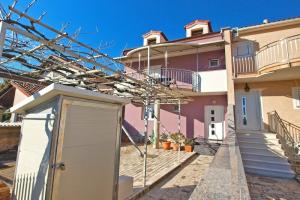 Apartment 1265, Štinjan