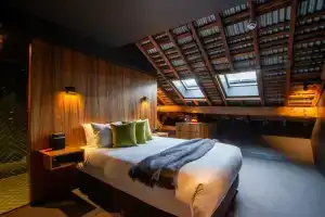 Moss Hotel, Хобарт