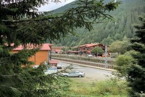 Nehir Pension, Узунгёль