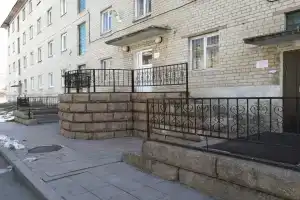 Гостиница «Незабудка», Трёхгорный