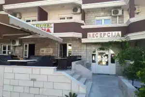 Hotel «Mena»