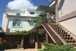 Алехандро, Евпатория