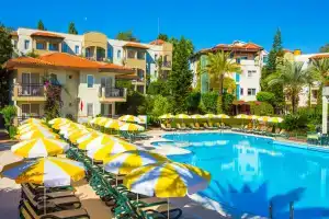 Gardenia Beach Hotel, Окурджалар