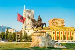 Tirana Square Hotel, Тирана