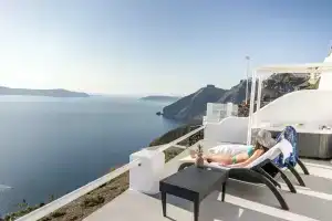 Asma Suites, Фира