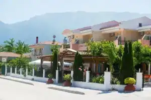 Nikolas Studios, Хриси-Амудия