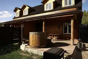 Verba House, Увильды