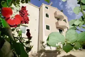 Villa Rustica Dalmatia Apartments, Сегет Враница
