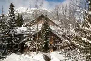 ResortQuest at Glacier's Reach, Уистлер