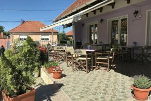 Petit Normandi Bistro & Panzió, Эгер