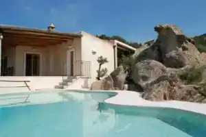 Villa La Silvaredda, Арцакена