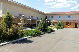Гостиница «Маяк» в Крымском районе