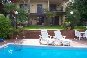 B&b Villa Carmen, Трекастаньи